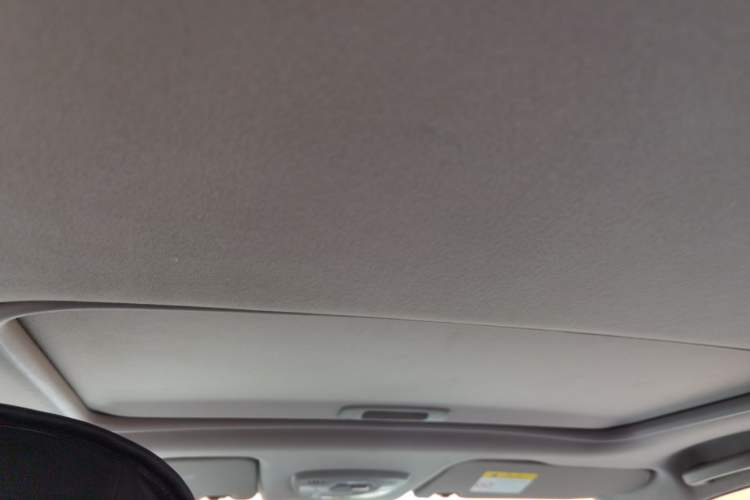 Used Chevrolet Sail 2015 Sail 3 1.5L AMT Happiness Sunroof Edition Headliner