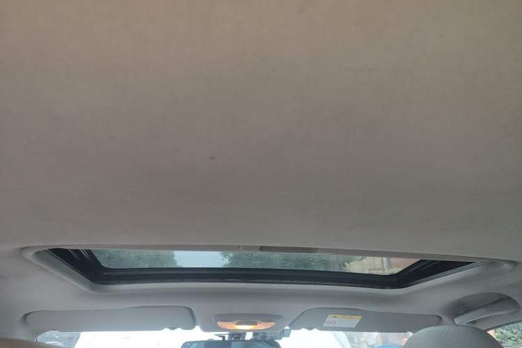 Used Chevrolet Sail 2015 Sail 3 1.5L AMT Happiness Sunroof Edition Headliner