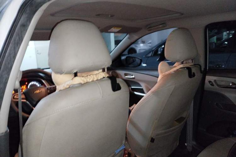 Used Chevrolet Sail 2015 Sail 3 1.5L AMT Happiness Sunroof Edition Headliner
