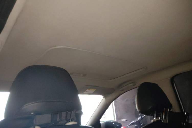 Used Chevrolet Sail 2015 Sail 3 1.5L AMT Happiness Sunroof Edition Headliner