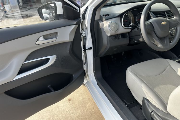 Used Chevrolet Sail 2015 Sail 3 1.5L Manual with Ideal Sunroof Edition Interior 2