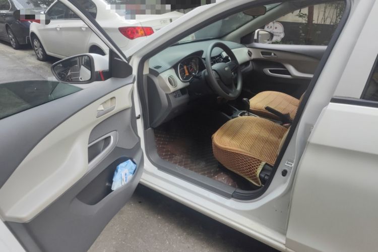 Used Chevrolet Sail 2015 Sail 3 1.3L AMT Ideal Edition Interior 3