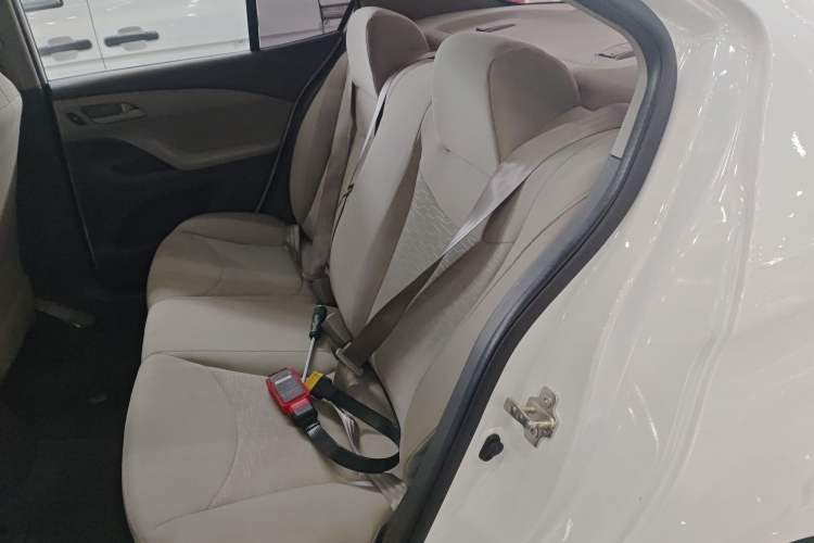 Used Chevrolet Sail 2015 Sail 3 1.3L AMT Ideal Edition Interior 4