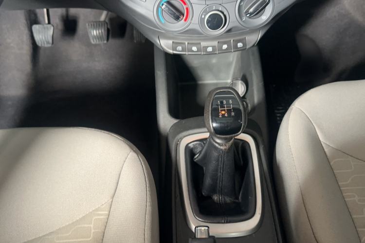 Used Chevrolet Sail 2015 Sail 3 1.5L Manual with Ideal Sunroof Edition Interior 6