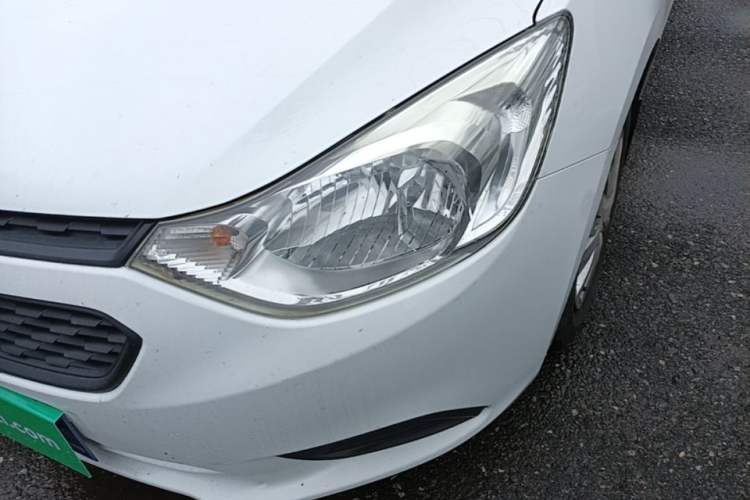 Used Chevrolet Sail 2015 Sail 3 1.3L Manual Warm Edition Left Front Headlight
