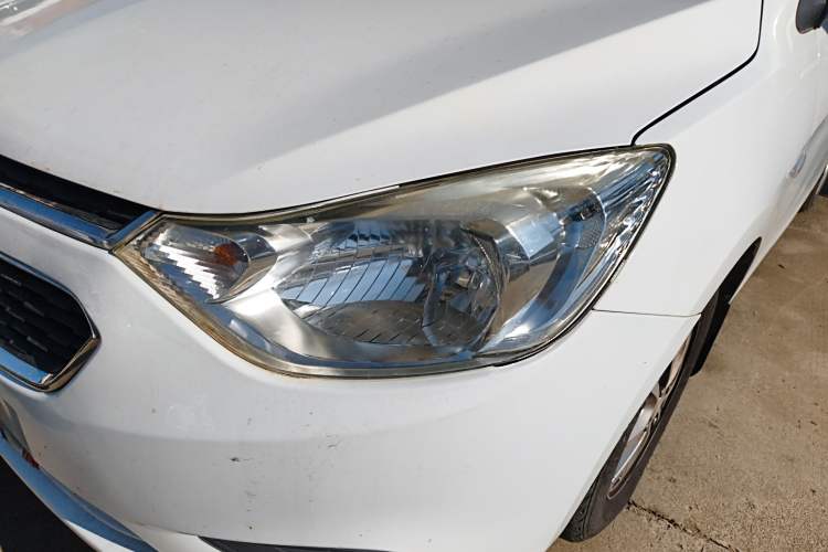 Used Chevrolet Sail 2015 Sail 3 1.5L Manual with Ideal Sunroof Edition Left Front Headlight
