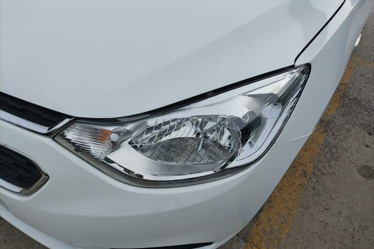 Used Chevrolet Sail 2015 Sail 3 1.5L Manual with Ideal Sunroof Edition Left Front Headlight