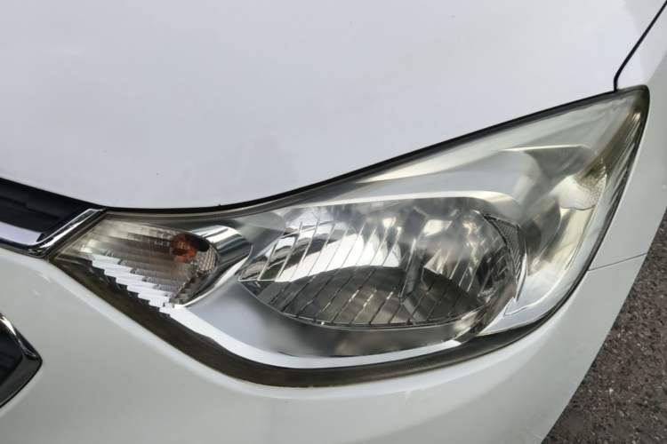 Used Chevrolet Sail 2015 Sail 3 1.5L Manual with Ideal Sunroof Edition Left Front Headlight