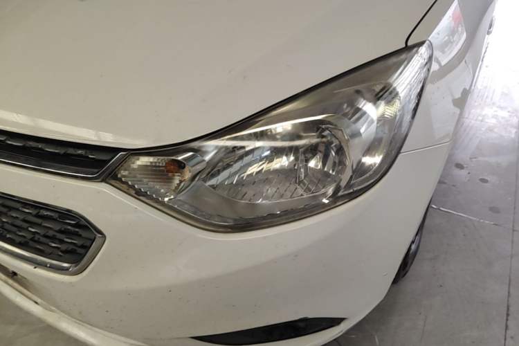 Used Chevrolet Sail 2015 Sail 3 1.5L AMT Happiness Sunroof Edition Left Front Headlight