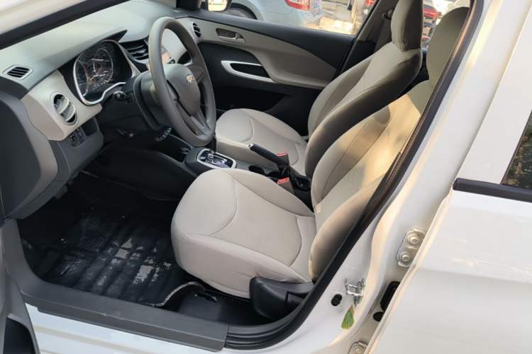 Used Chevrolet Sail 2015 Sail 3 1.3L AMT Ideal Edition Left Front Seat