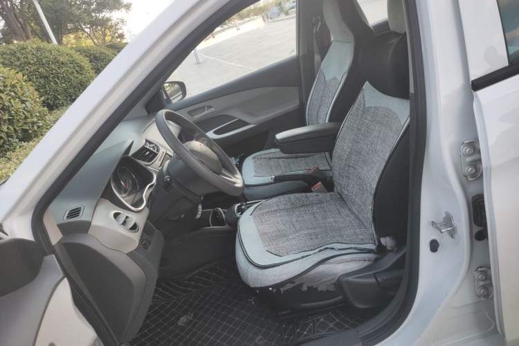 Used Chevrolet Sail 2015 Sail 3 1.3L AMT Ideal Edition Left Front Seat