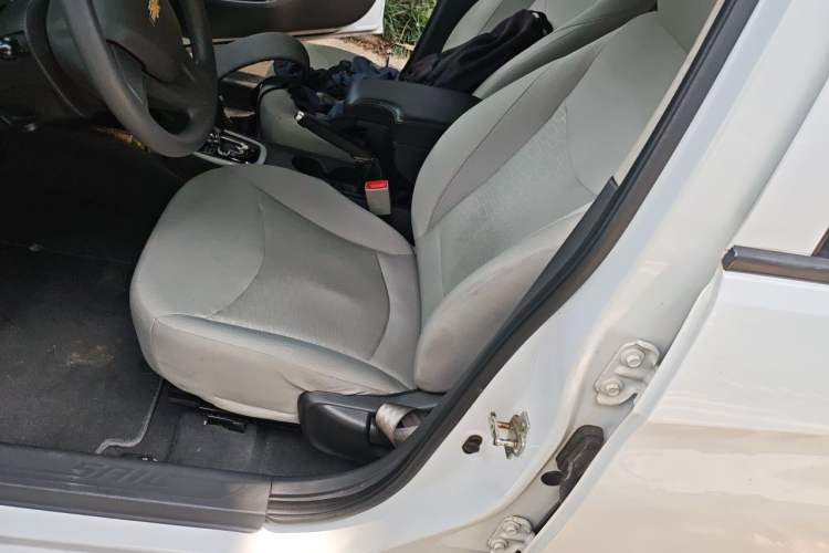 Used Chevrolet Sail 2015 Sail 3 1.3L AMT Ideal Edition Left Front Seat