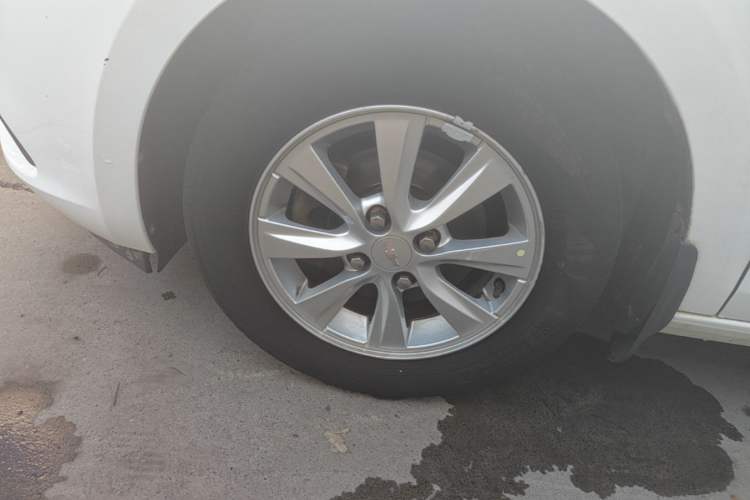 Used Chevrolet Sail 2015 Sail 3 1.5L Manual with Ideal Sunroof Edition Left Front Wheel Hub
