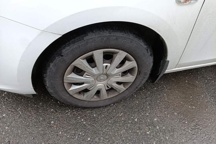 Used Chevrolet Sail 2015 Sail 3 1.3L Manual Warm Edition Left Front Wheel Hub