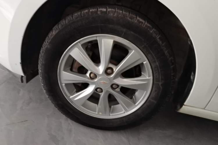 Used Chevrolet Sail 2015 Sail 3 1.3L Manual Ideal Edition Left Front Wheel Hub
