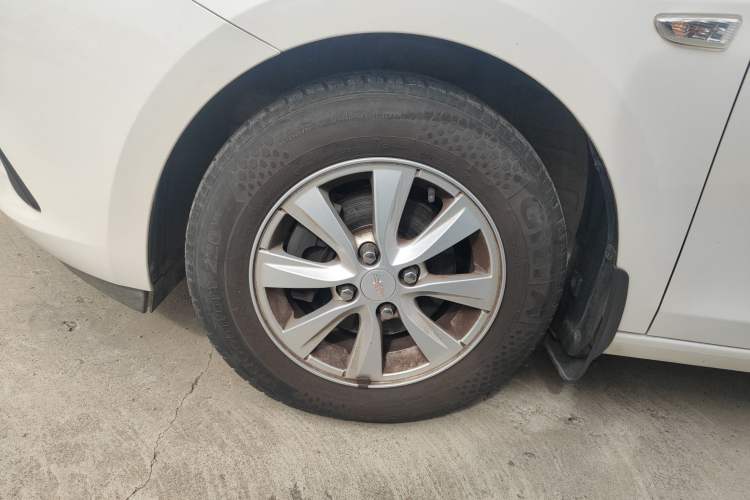 Used Chevrolet Sail 2015 Sail 3 1.5L Manual with Ideal Sunroof Edition Left Front Wheel Hub