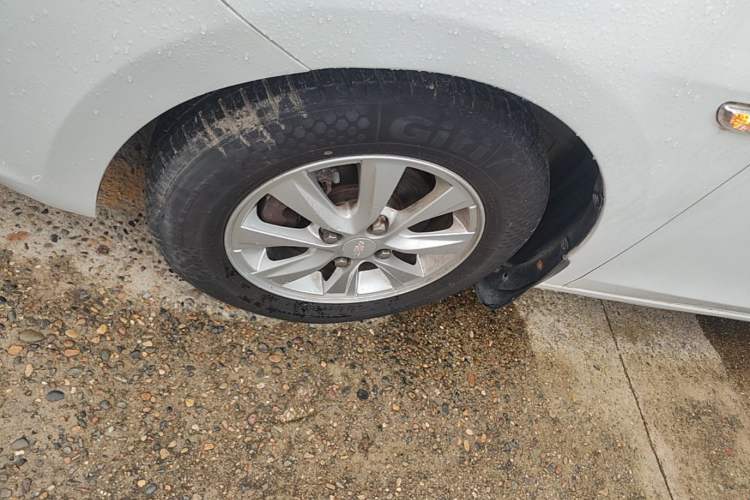 Used Chevrolet Sail 2015 Sail 3 1.3L Manual with Ideal Sunroof Edition Left Front Wheel Hub