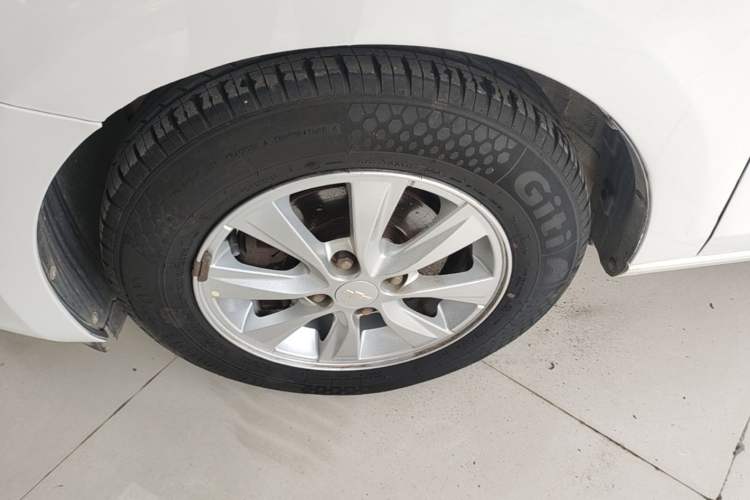 Used Chevrolet Sail 2015 Sail 3 1.3L Manual with Ideal Sunroof Edition Left Front Wheel Hub