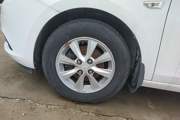 Used Chevrolet Sail 2015 Sail 3 1.5L Manual with Ideal Sunroof Edition Left Front Wheel Hub