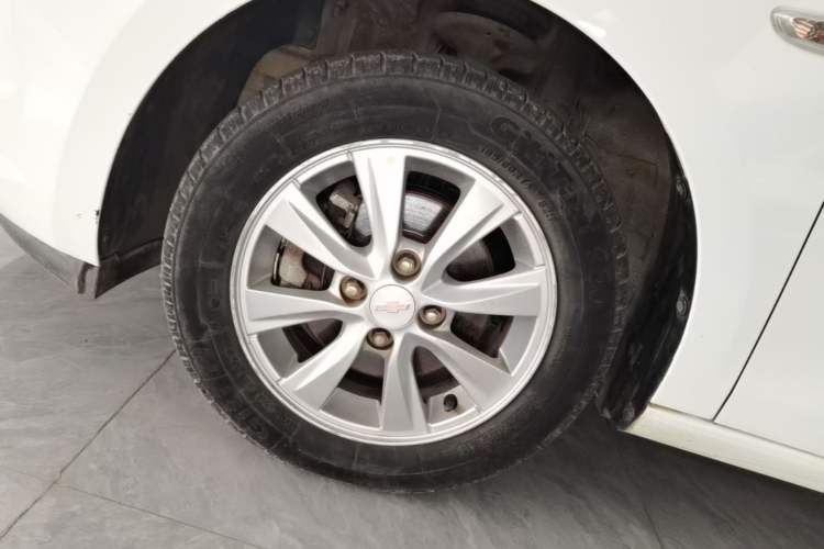 Used Chevrolet Sail 2015 Sail 3 1.3L Manual Ideal Edition Left Front Wheel Hub