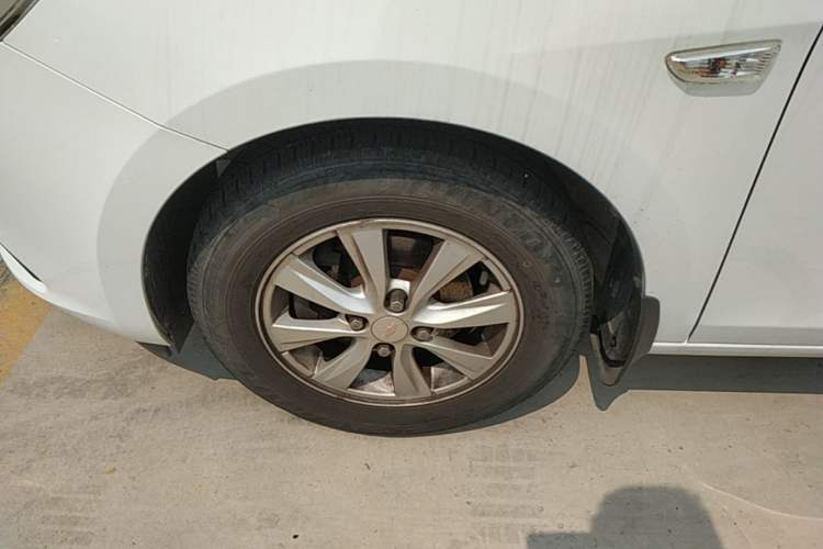 Used Chevrolet Sail 2015 Sail 3 1.5L AMT Happiness Sunroof Edition Left Front Wheel Hub