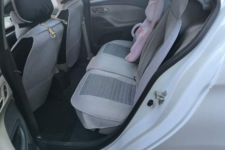 Used Chevrolet Sail 2015 Sail 3 1.5L AMT Happiness Sunroof Edition Left Rear Seat