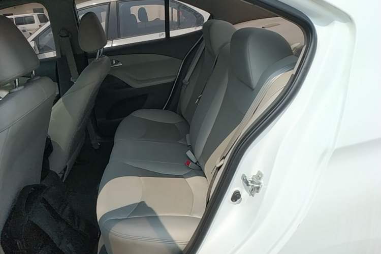 Used Chevrolet Sail 2015 Sail 3 1.5L AMT Happiness Sunroof Edition Left Rear Seat