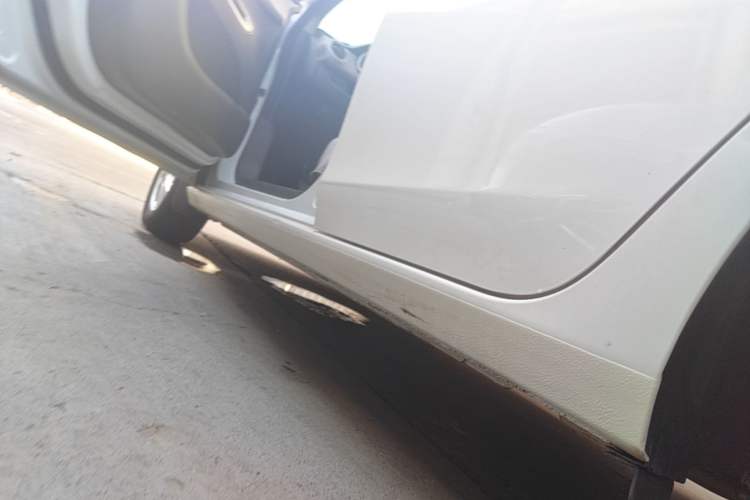 Used Chevrolet Sail 2015 Sail 3 1.5L Manual with Ideal Sunroof Edition Left Side Sill