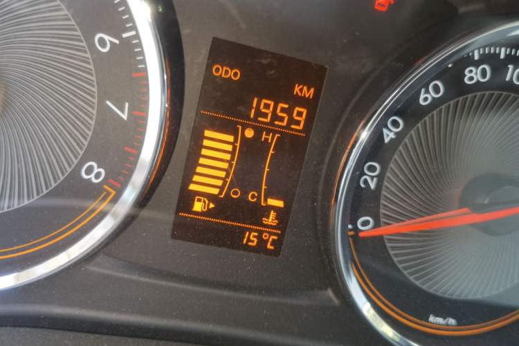 Used Chevrolet Sail 2015 Sail 3 1.5L Manual with Ideal Sunroof Edition Odometer Close Up