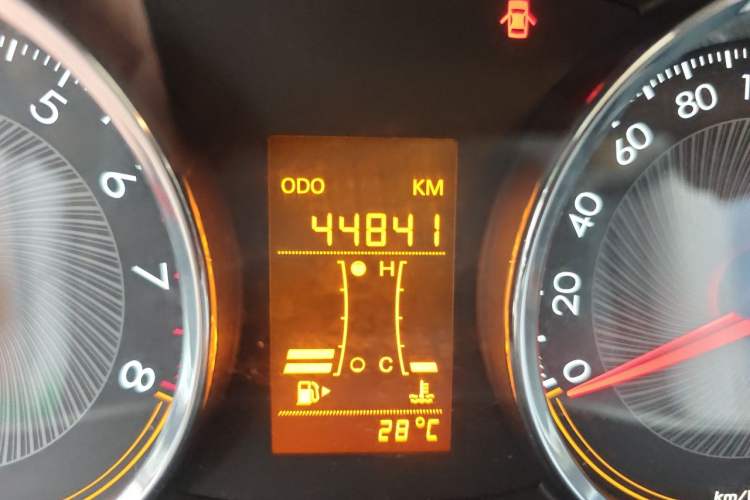Used Chevrolet Sail 2015 Sail 3 1.5L Manual with Ideal Sunroof Edition Odometer Close Up