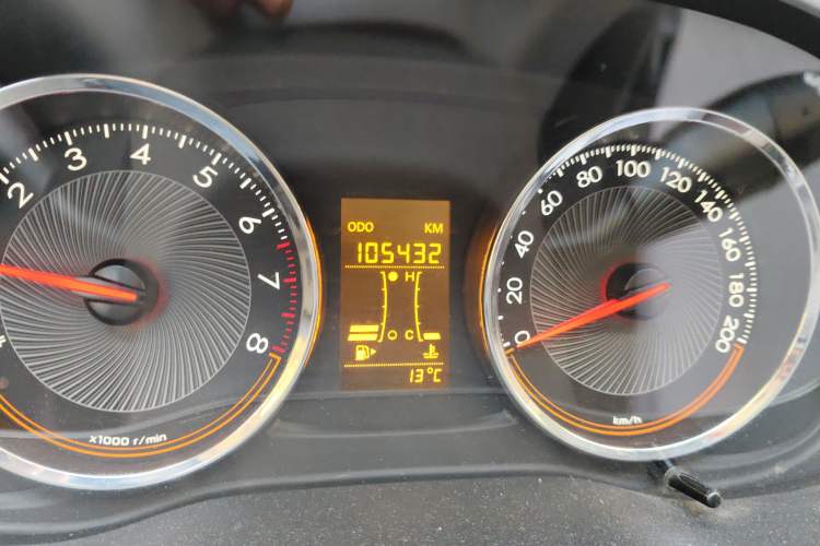 Used Chevrolet Sail 2015 Sail 3 1.5L Manual with Ideal Sunroof Edition Odometer Close Up