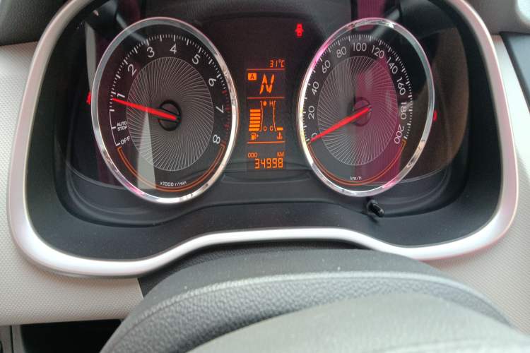 Used Chevrolet Sail 2015 Sail 3 1.3L AMT Ideal Edition Odometer Close Up