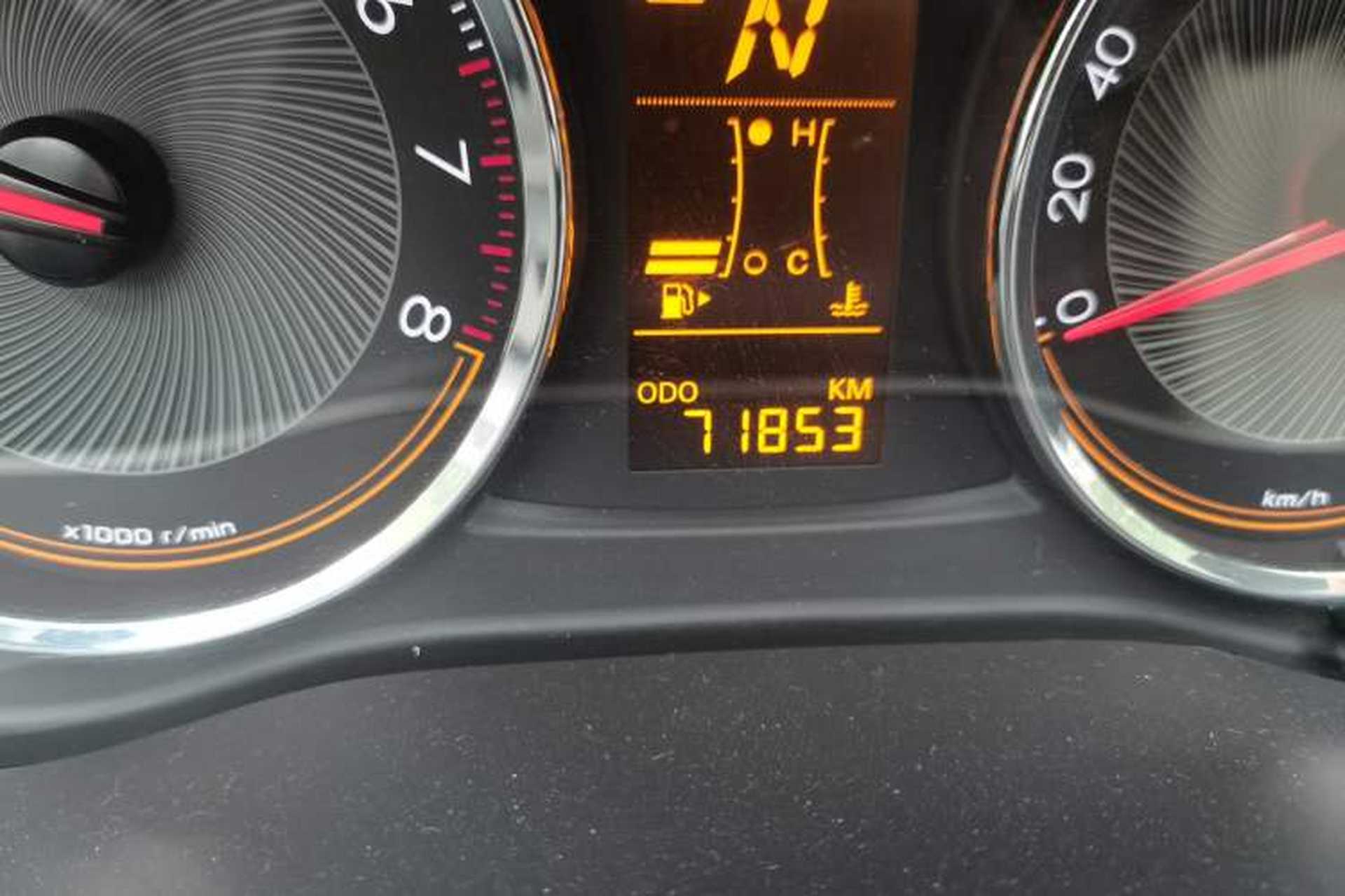 Used Chevrolet Sail 2015 Sail 3 1.3L AMT Ideal Edition Odometer Close Up