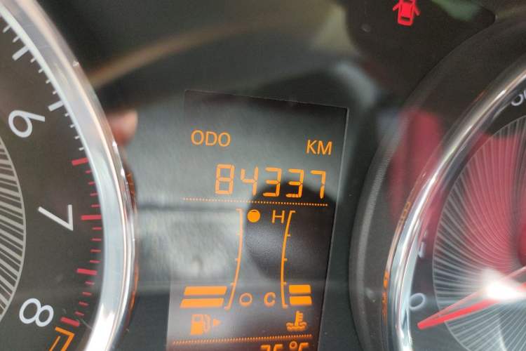 Used Chevrolet Sail 2015 Sail 3 1.3L Manual Ideal Edition Odometer Close Up