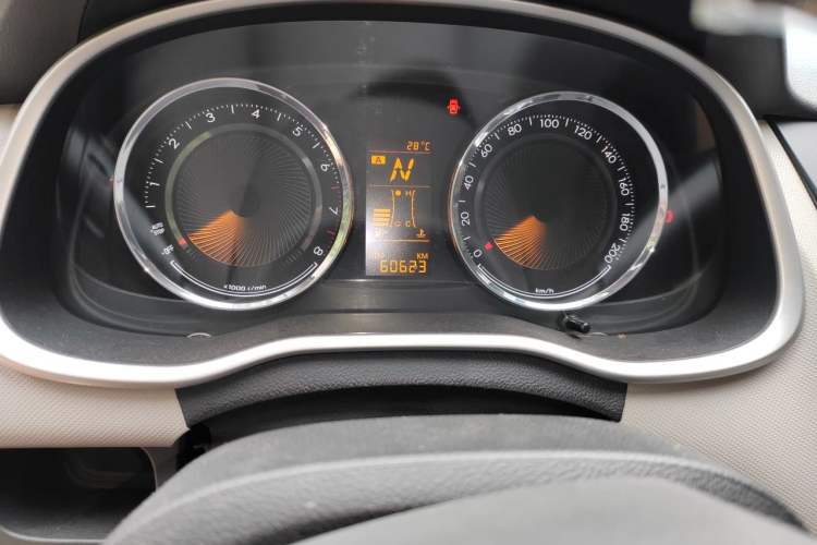 Used Chevrolet Sail 2015 Sail 3 1.5L AMT Happiness Sunroof Edition Odometer Close Up