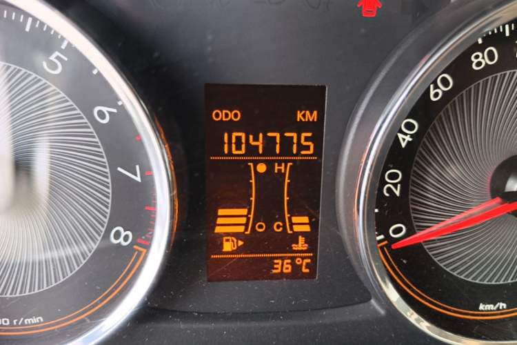Used Chevrolet Sail 2015 Sail 3 1.3L Manual Ideal Edition Odometer Close Up