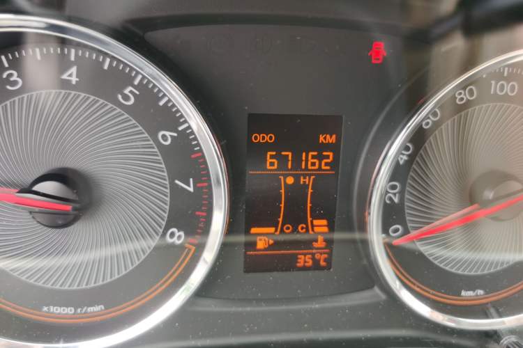 Used Chevrolet Sail 2015 Sail 3 1.5L Manual with Ideal Sunroof Edition Odometer Close Up