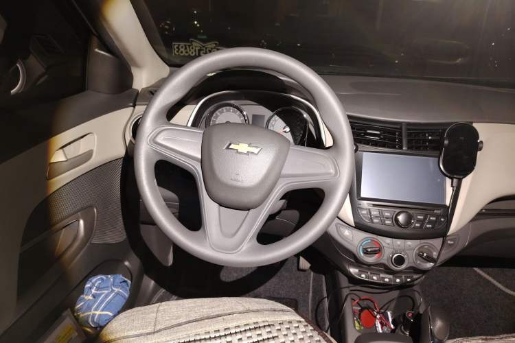 Used Chevrolet Sail 2015 Sail 3 1.3L AMT Ideal Edition Odometer Close Up