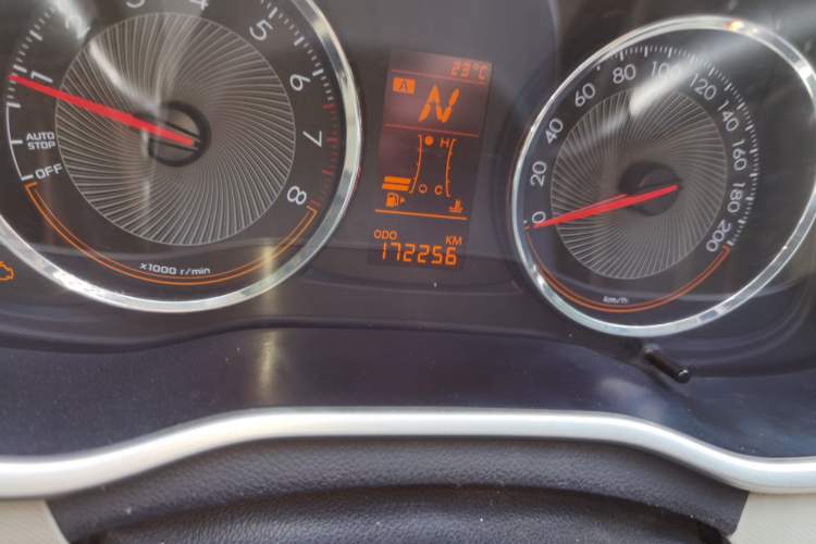 Used Chevrolet Sail 2015 Sail 3 1.3L AMT Ideal Edition Odometer Close Up