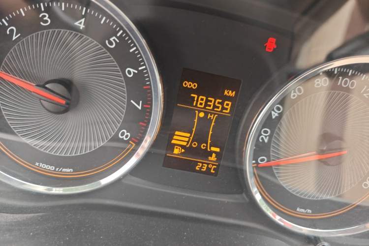 Used Chevrolet Sail 2015 Sail 3 1.3L Manual Ideal Edition Odometer Close Up