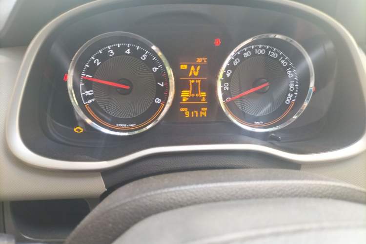 Used Chevrolet Sail 2015 Sail 3 1.3L AMT Ideal Edition Odometer Close Up