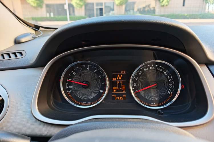 Used Chevrolet Sail 2015 Sail 3 1.3L AMT Ideal Edition Odometer Close Up