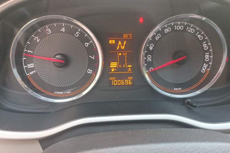 Used Chevrolet Sail 2015 Sail 3 1.3L AMT Ideal Edition Odometer Close Up