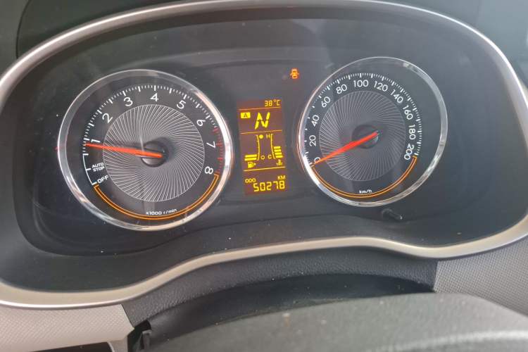 Used Chevrolet Sail 2015 Sail 3 1.3L AMT Ideal Edition Odometer Close Up