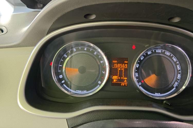 Used Chevrolet Sail 2015 Sail 3 1.5L Manual Happiness Edition Odometer Close Up