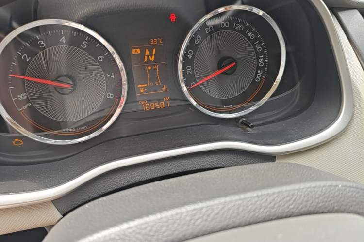 Used Chevrolet Sail 2015 Sail 3 1.3L AMT Ideal Edition Odometer Close Up