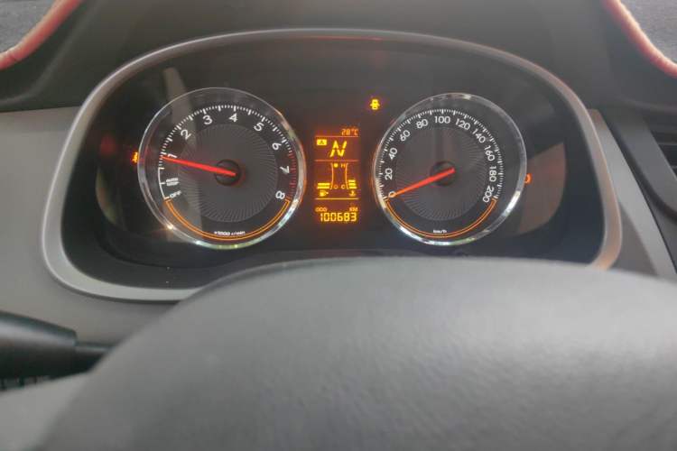 Used Chevrolet Sail 2015 Sail 3 1.3L AMT Ideal Edition Odometer Close Up