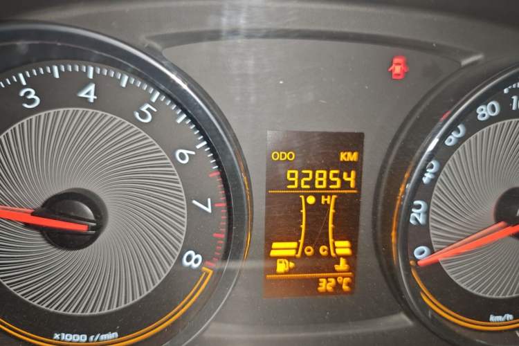 Used Chevrolet Sail 2015 Sail 3 1.3L Manual Warm Edition Odometer Close Up