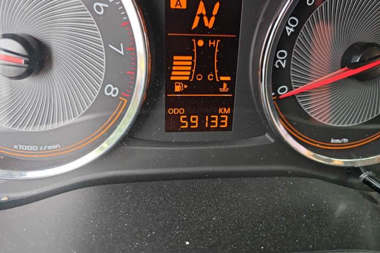 Used Chevrolet Sail 2015 Sail 3 1.3L AMT Ideal Edition Odometer Close Up