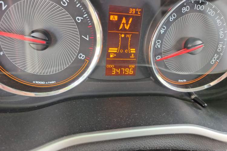 Used Chevrolet Sail 2015 Sail 3 1.3L AMT Ideal Edition Odometer Close Up